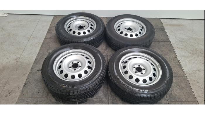 Kit jantes + pneumatiques Opel Combo