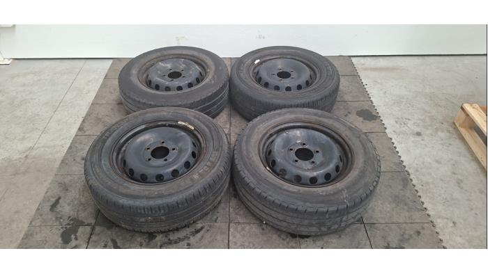 Kit jantes + pneumatiques Nissan Interstar