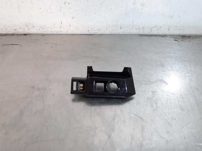 Support (divers) Renault Austral
