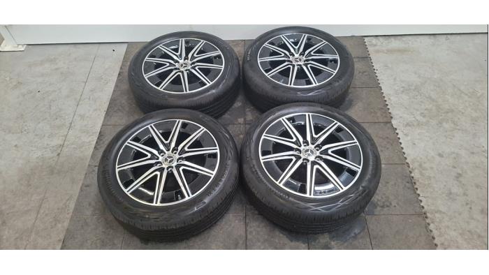 Kit jantes + pneumatiques Mercedes EQA