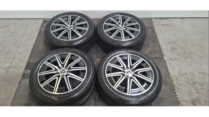 Kit jantes + pneumatiques Mercedes EQA