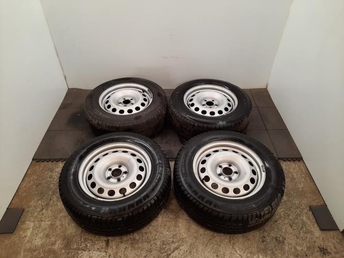 Kit jantes + pneumatiques Peugeot Expert