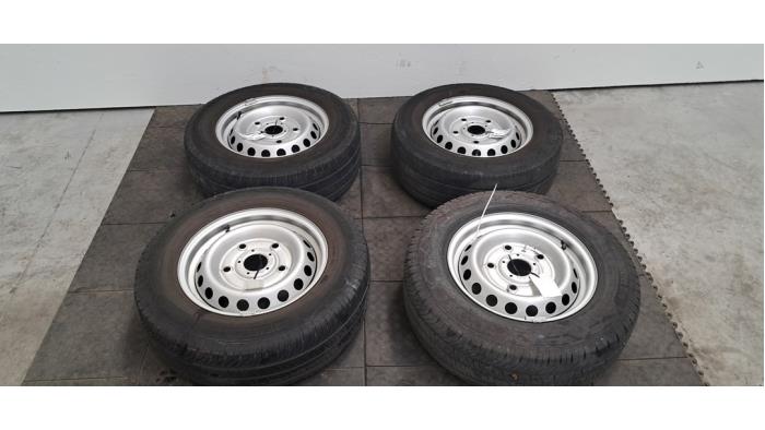 Kit jantes + pneumatiques Ford Transit Custom