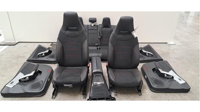 Kit revêtement (complet) Mercedes CLA