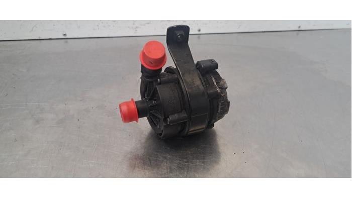 Pompe à eau supplémentaire Volkswagen Passat