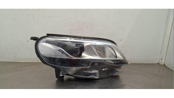 Phare droit Peugeot Traveller