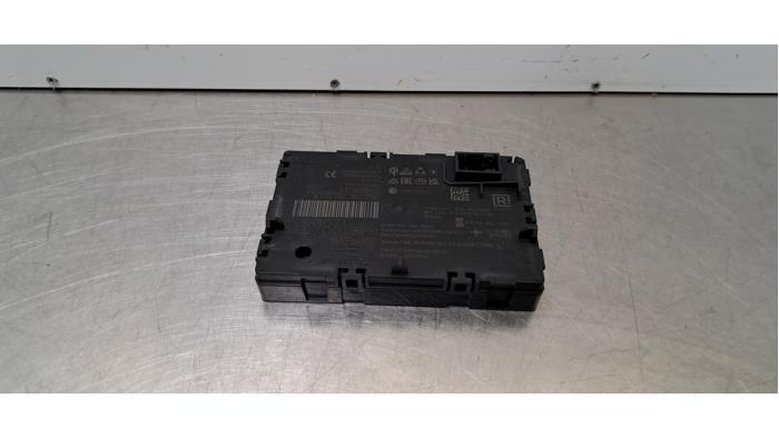 Chargeur sans fil Opel Astra