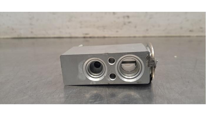 Valve d'expansion clim Peugeot Traveller