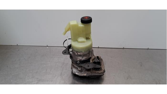 Pompe direction assistée Renault Master
