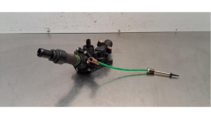 Boîtier thermostat Renault Clio