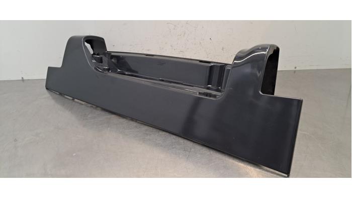 Bord feu arrière gauche Renault Trafic