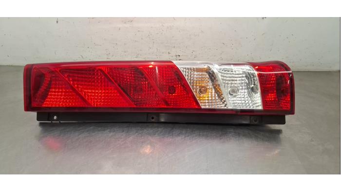 Feu arrière droit Iveco New Daily