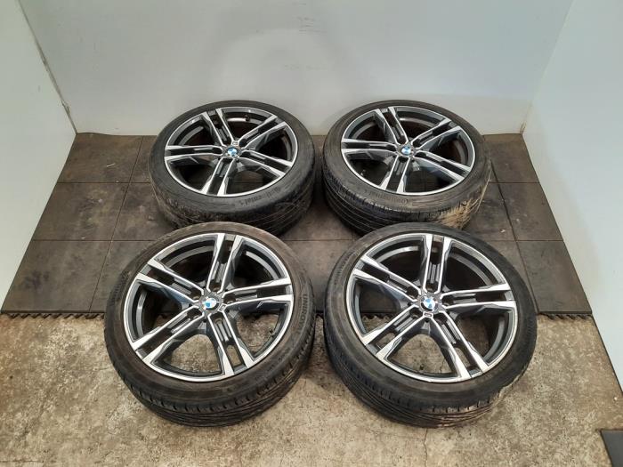 Jeu de jantes sport + pneus BMW 1-Série