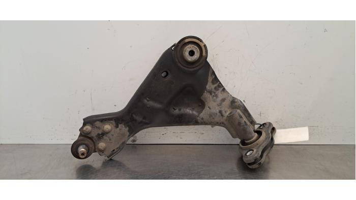 Bras de suspension avant droit Mercedes Vito