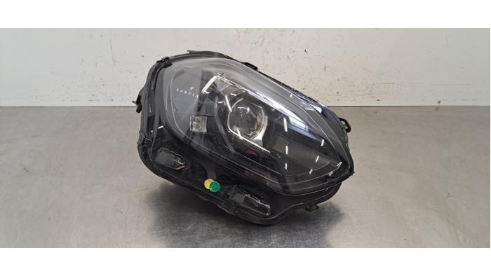 Phare droit Lancia Y(Psilon)