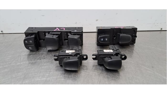 Commutateur combi vitres Nissan Leaf