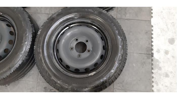 Kit jantes + pneumatiques Opel Movano