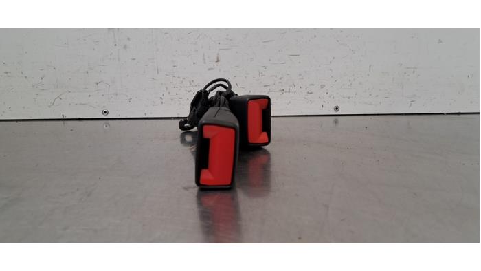 Insertion ceinture de sécurité arrière centre Mercedes A-Klasse