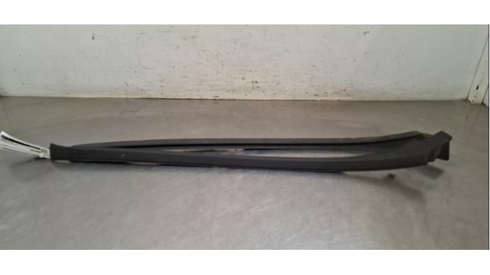 Ensemble Cadre pare-brise Mercedes CLA