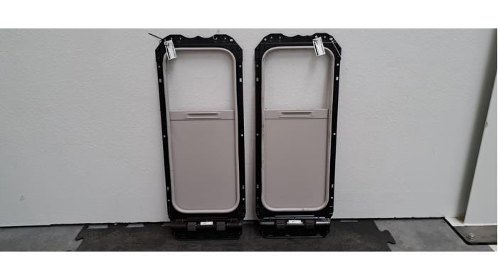 Store banne camping car Peugeot Traveller