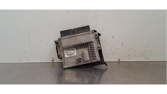 Ordinateur gestion moteur Opel Vivaro