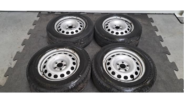 Kit jantes + pneumatiques Opel Vivaro