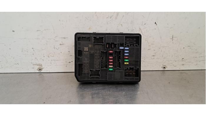 Boîte à fusibles Renault Trafic