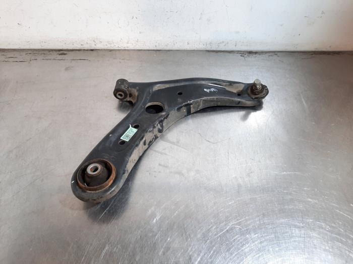 Bras de suspension avant droit Kia Stonic