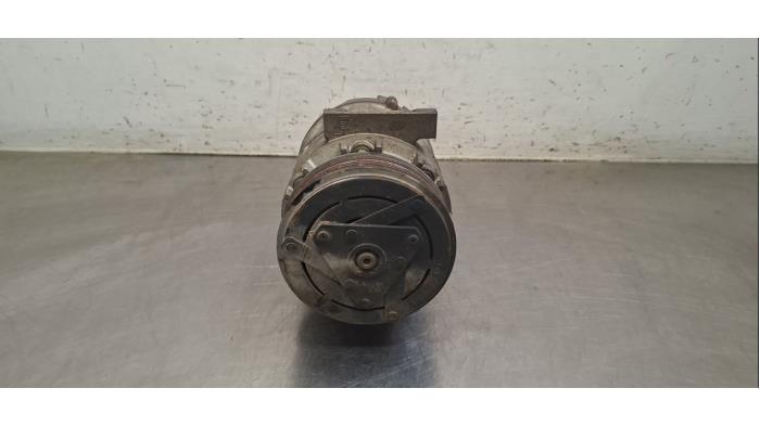 Pompe clim Opel Movano