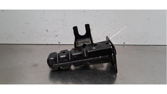 Support partie avant Mercedes Vito