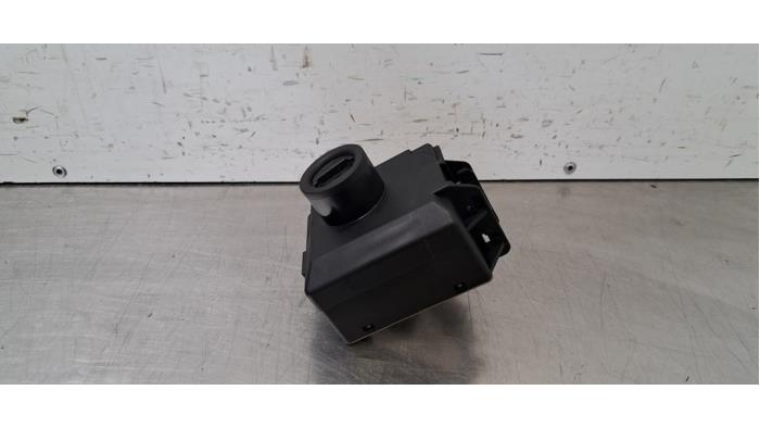 Serrure de contact électronique Mercedes Vito