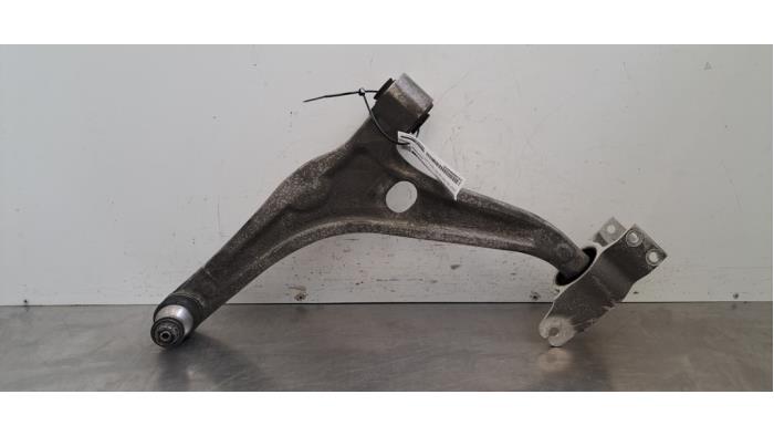 Bras de suspension avant gauche Mercedes CLA
