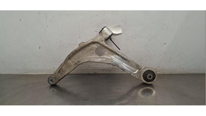 Bras de suspension avant droit Nissan Interstar