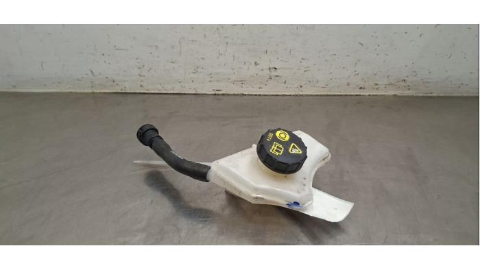 Réservoir de liquide de frein Nissan Interstar