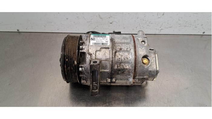 Pompe clim Renault Master