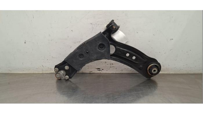 Bras de suspension avant droit Skoda Octavia
