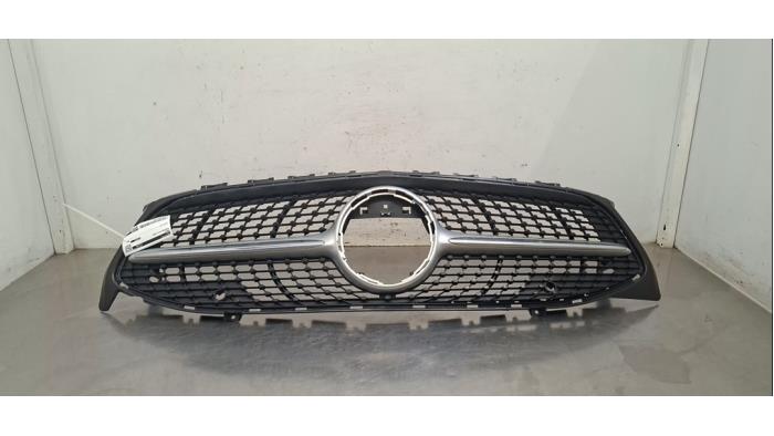 Calandre Mercedes CLA