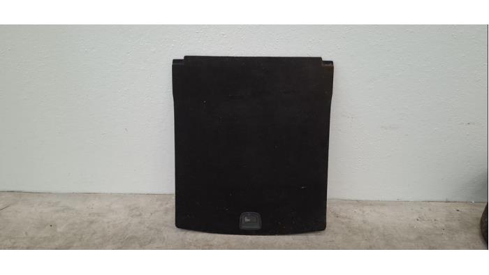 Coffre tapis Mercedes CLA