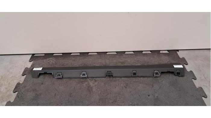 Marche-pied (list de couverture) gauche Citroen C3