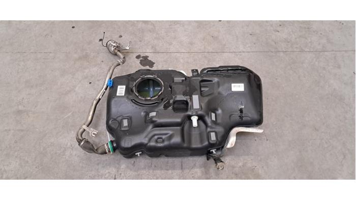 Réservoir de carburant Mercedes CLA