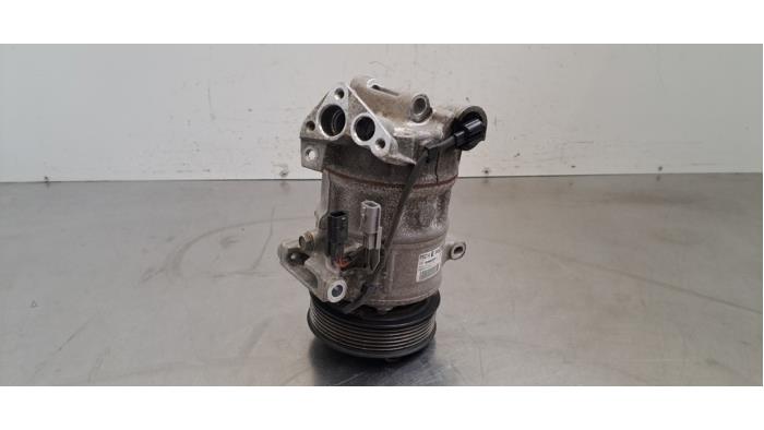 Pompe clim Renault Megane
