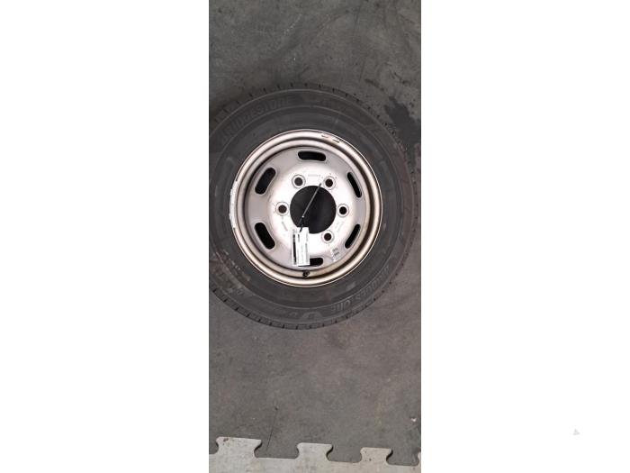 Jante + pneumatique Iveco New Daily
