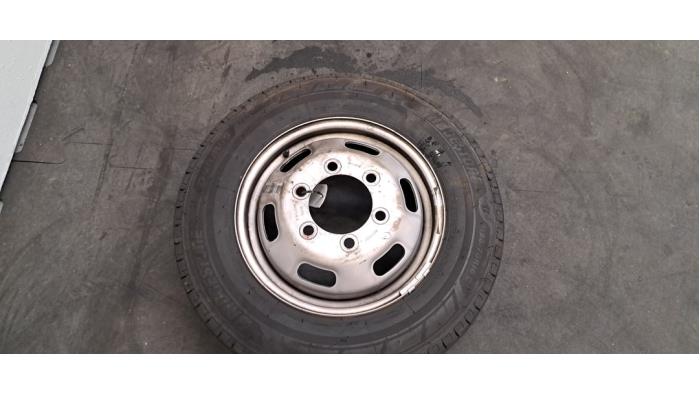 Jante + pneumatique Iveco New Daily