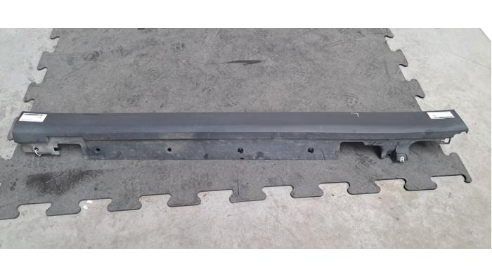 Marche-pied (list de couverture) gauche Mini Clubman