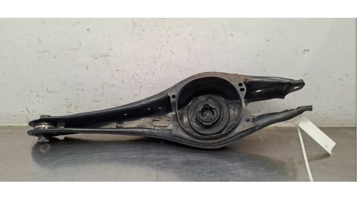 Bras de suspension arrière droit Skoda Octavia