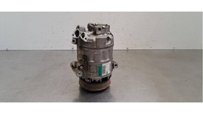 Pompe clim Renault Trafic