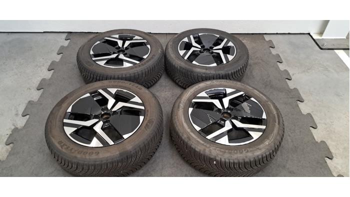 Kit jantes + pneumatiques Peugeot 2008