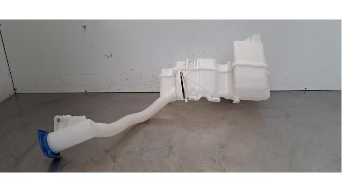 Réservoir lave-glace avant Audi Q4