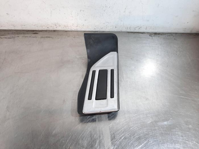 Support de pied Peugeot 5008