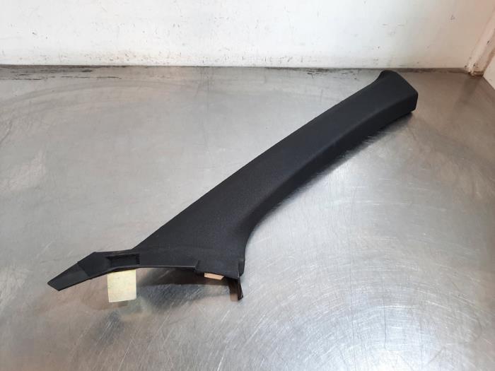 Protection montant A droit Peugeot 5008